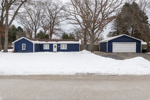Photo of 39285 N Garnett Avenue, Beach Park, IL 60099 (MLS # 12532682)