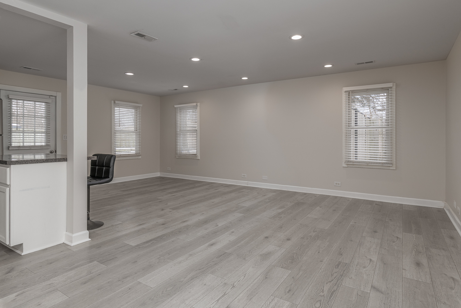 39285 N Garnett Avenue