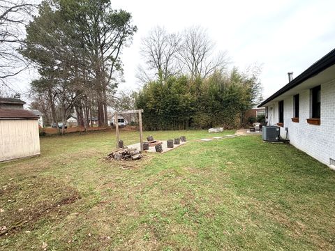 Tiny photo for 400 S Orchard Drive, Carbondale, IL 62901 (MLS # 12587923)