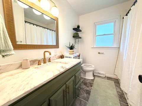 Tiny photo for 400 S Orchard Drive, Carbondale, IL 62901 (MLS # 12587923)