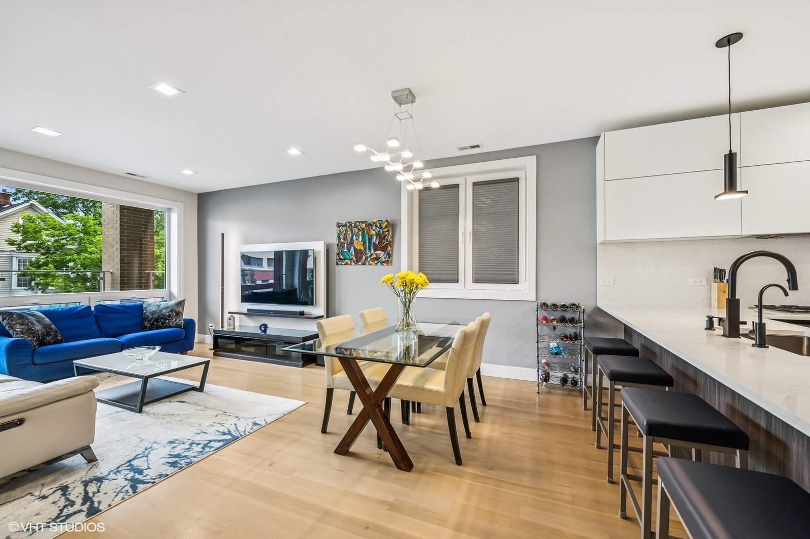 2149 W Belmont Avenue 2E