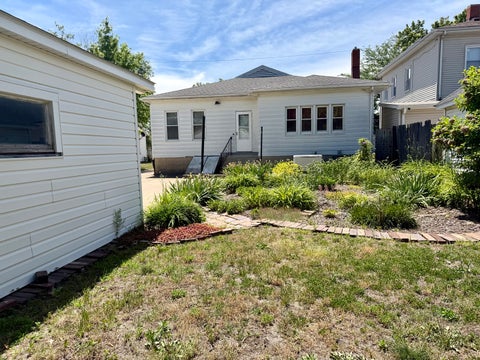 Tiny photo for 822 W Lafayette Street, Ottawa, IL 61350 (MLS # 12667240)