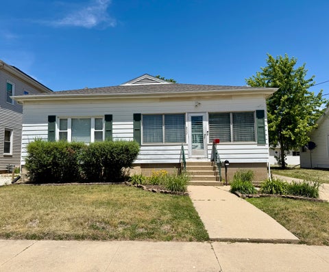 Tiny photo for 822 W Lafayette Street, Ottawa, IL 61350 (MLS # 12667240)