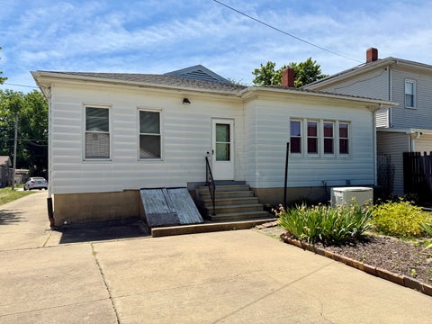 Tiny photo for 822 W Lafayette Street, Ottawa, IL 61350 (MLS # 12667240)