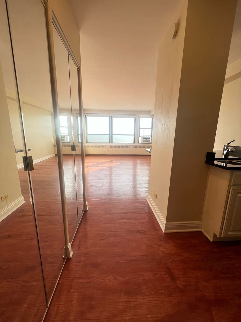 4180 N Marine Drive 1506