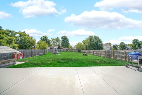Tiny photo for 676 Hamilton Lane, North Aurora, IL 60542 (MLS # 12652875)