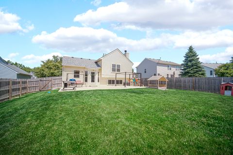 Tiny photo for 676 Hamilton Lane, North Aurora, IL 60542 (MLS # 12652875)