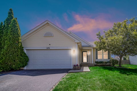 Tiny photo for 676 Hamilton Lane, North Aurora, IL 60542 (MLS # 12652875)