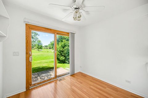 Tiny photo for Carol Stream, IL 60188 (MLS # 12678007)