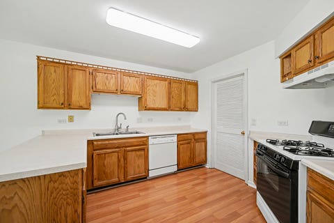 Tiny photo for Carol Stream, IL 60188 (MLS # 12678007)