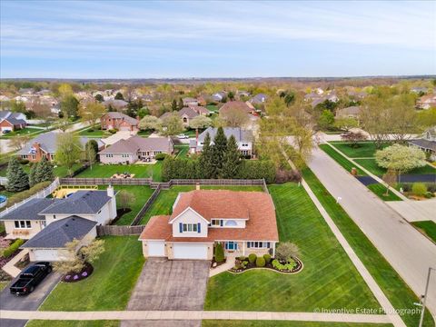 Tiny photo for 453 Lexington Road, New Lenox, IL 60451 (MLS # 12621707)