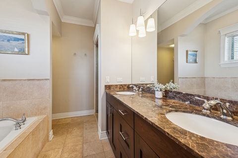 Tiny photo for 5818 N Winthrop Avenue #4, Chicago, IL 60660 (MLS # 12498478)