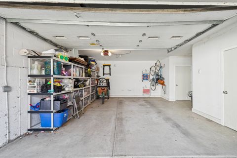 Tiny photo for 5818 N Winthrop Avenue #4, Chicago, IL 60660 (MLS # 12498478)