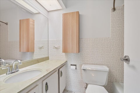 Tiny photo for 7141 N Kedzie Avenue #511, Chicago, IL 60645 (MLS # 12748766)