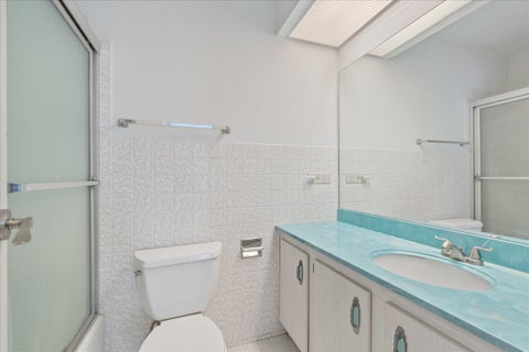 Tiny photo for 7141 N Kedzie Avenue #511, Chicago, IL 60645 (MLS # 12748766)