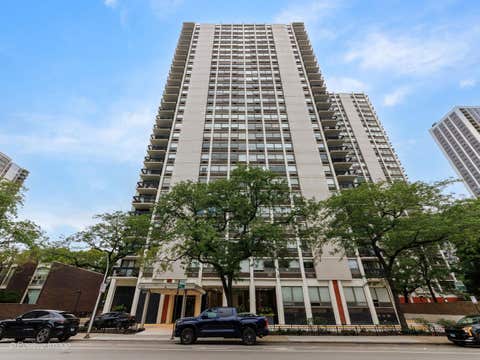 Photo of 1455 N Sandburg Terrace #803, Chicago, IL 60610 (MLS # 12720770)