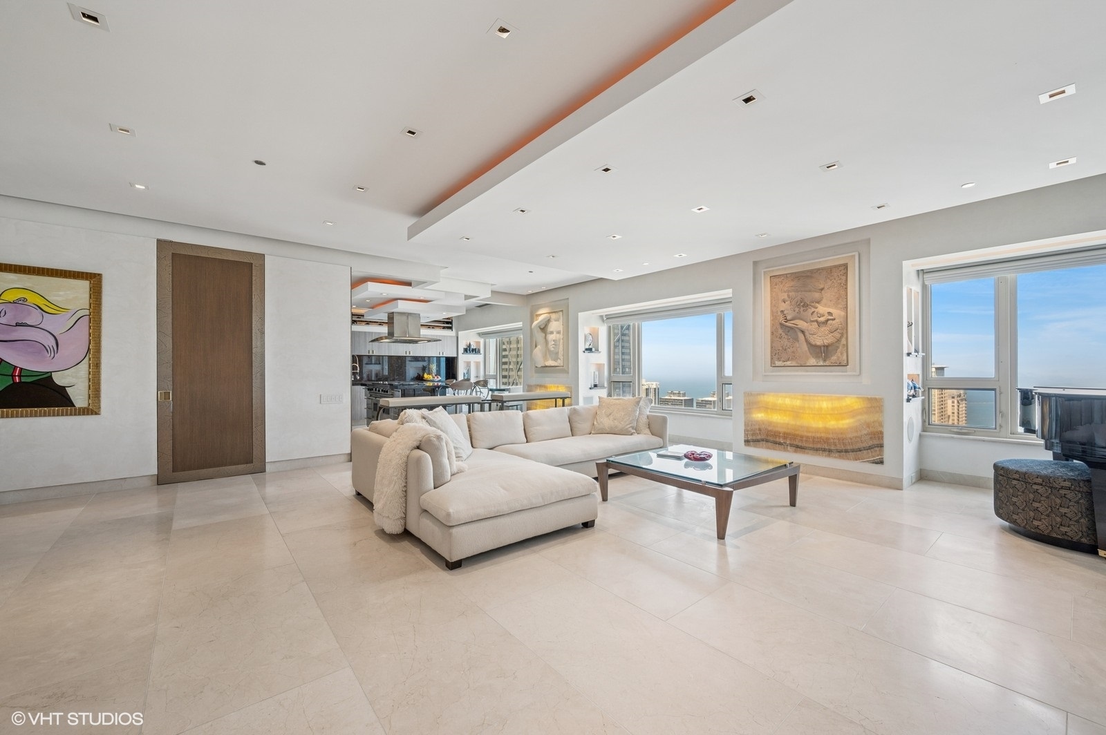 800 N Michigan Avenue 3301