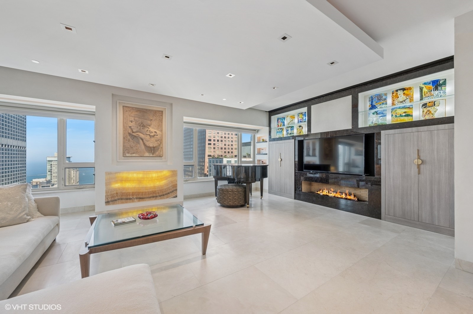 800 N Michigan Avenue 3301