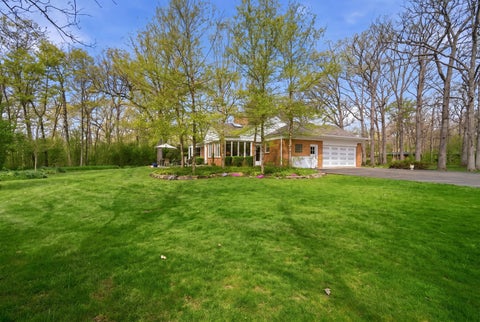 Tiny photo for 880 Hiawatha Lane, Riverwoods, IL 60015 (MLS # 12697950)