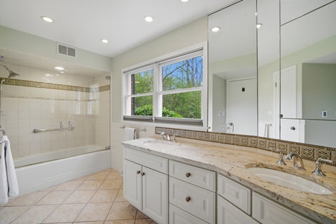 Tiny photo for 880 Hiawatha Lane, Riverwoods, IL 60015 (MLS # 12697950)