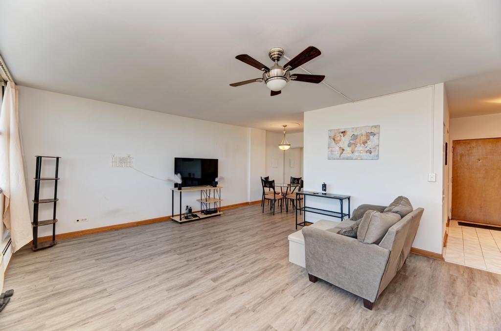 33 N Main Street 11C
