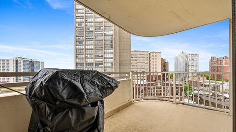 Tiny photo for 3930 N Pine Grove Avenue #1211, Chicago, IL 60613 (MLS # 12639972)