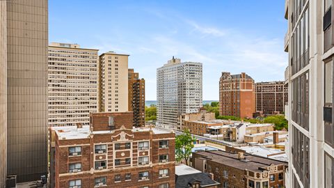 Tiny photo for 3930 N Pine Grove Avenue #1211, Chicago, IL 60613 (MLS # 12639972)