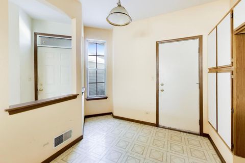 Tiny photo for 5576 Lavender Court, Rolling Meadows, IL 60008 (MLS # 12605905)