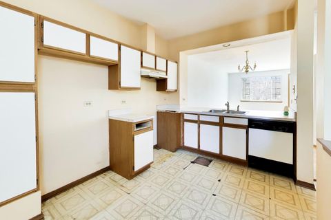 Tiny photo for 5576 Lavender Court, Rolling Meadows, IL 60008 (MLS # 12605905)