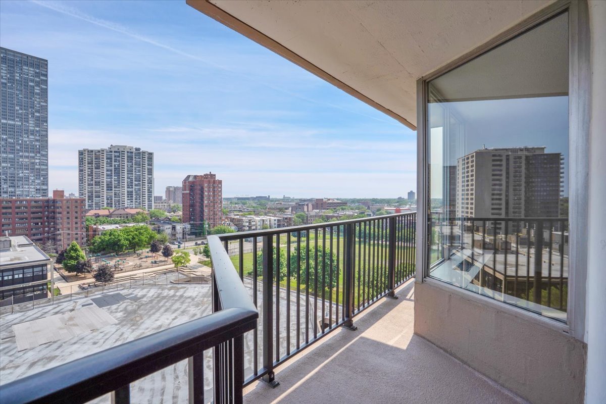 4170 N Marine Drive 11L