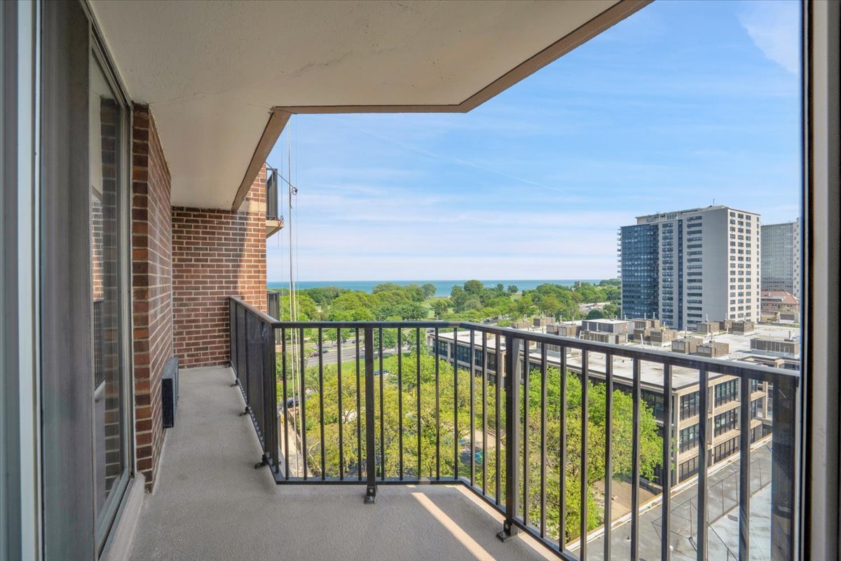 4170 N Marine Drive 11L