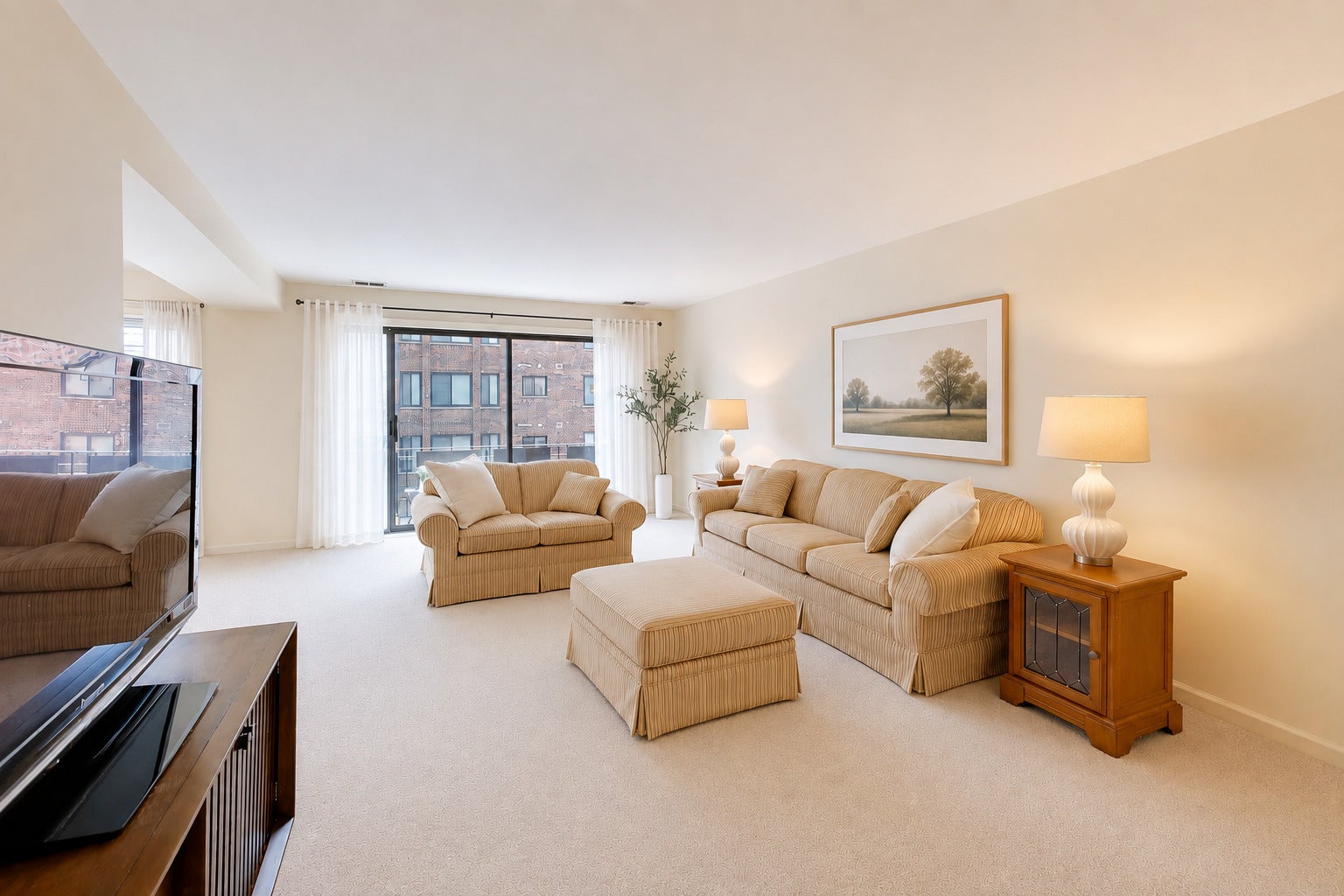 121 S Vail Avenue 406