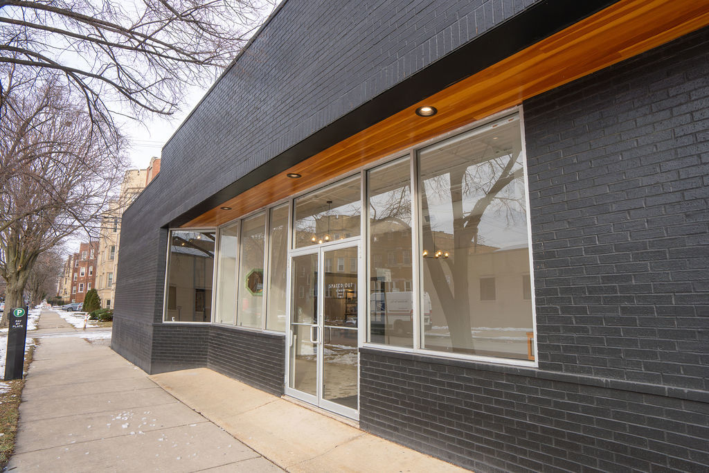 3256 W Bryn Mawr Avenue