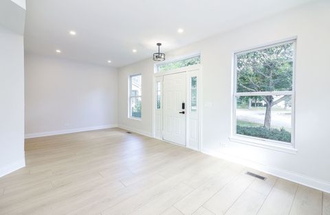 Tiny photo for 827 Easton Court, Grayslake, IL 60030 (MLS # 12493716)