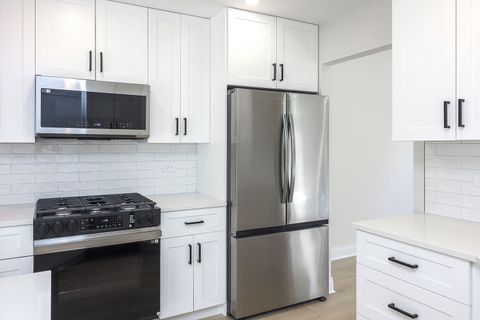 Tiny photo for 827 Easton Court, Grayslake, IL 60030 (MLS # 12493716)