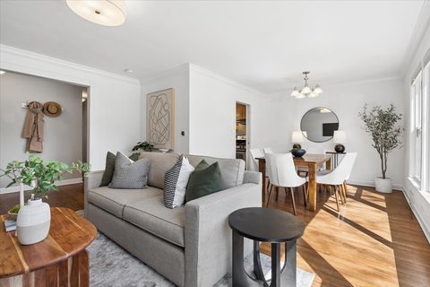 Tiny photo for 2710 W Berwyn Avenue, Chicago, IL 60625 (MLS # 12614680)