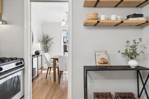 Tiny photo for 2710 W Berwyn Avenue, Chicago, IL 60625 (MLS # 12614680)