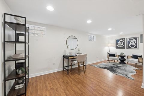 Tiny photo for 2710 W Berwyn Avenue, Chicago, IL 60625 (MLS # 12614680)