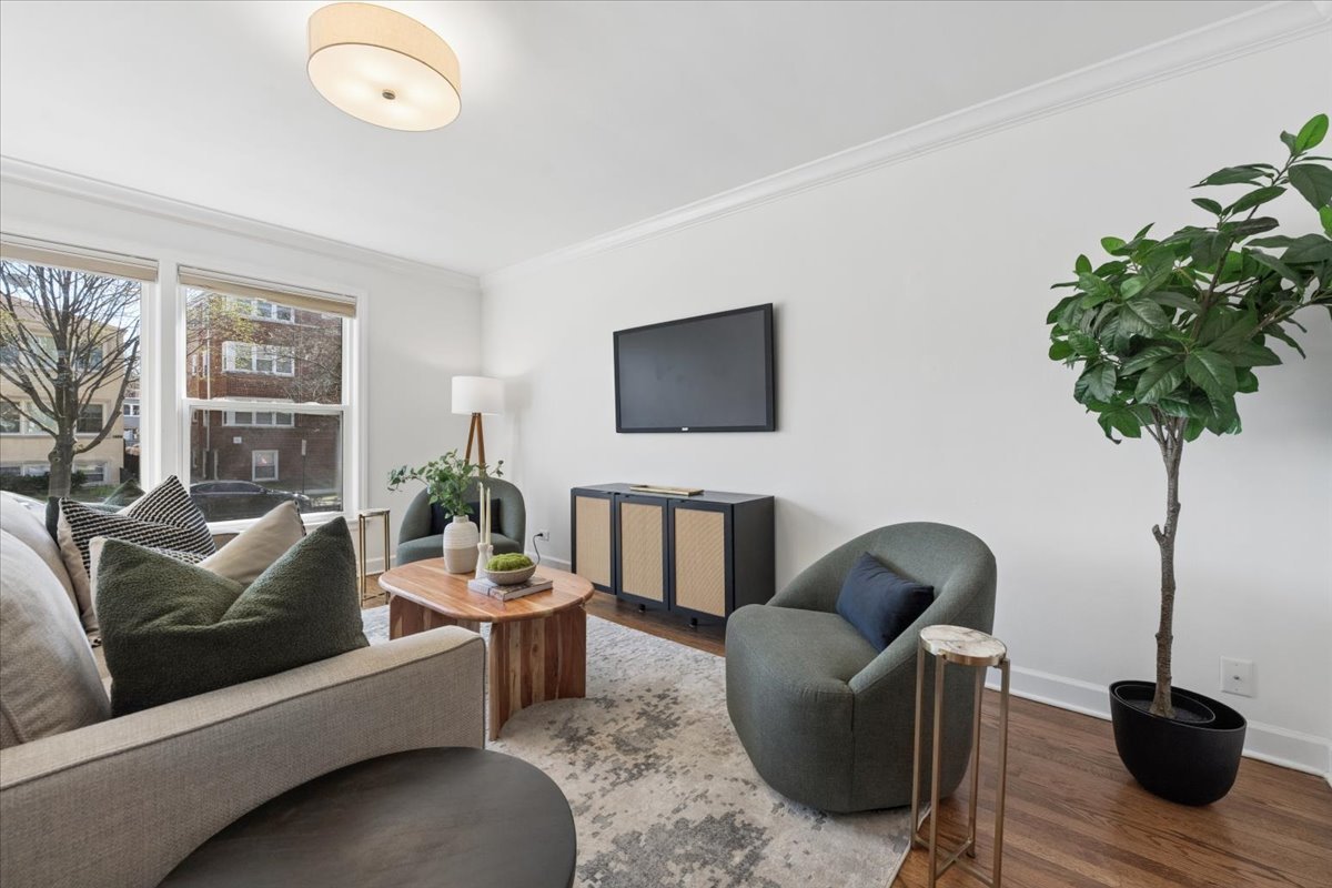 2710 W Berwyn Avenue