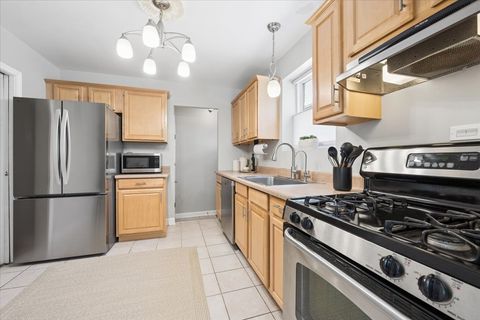 Tiny photo for 2710 W Berwyn Avenue, Chicago, IL 60625 (MLS # 12614680)