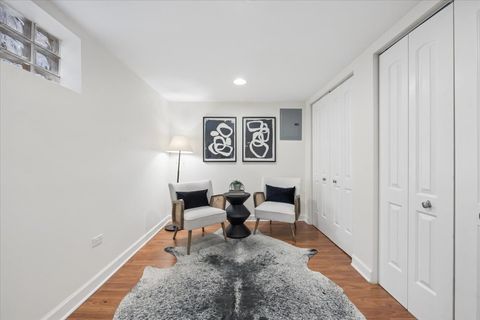 Tiny photo for 2710 W Berwyn Avenue, Chicago, IL 60625 (MLS # 12614680)