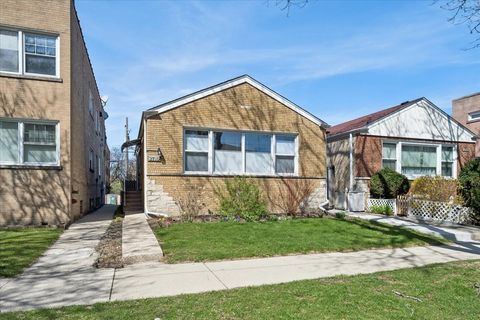 2710 W Berwyn Avenue Chicago IL 60625