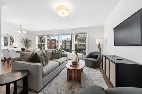 Tiny photo for 2710 W Berwyn Avenue, Chicago, IL 60625 (MLS # 12614680)