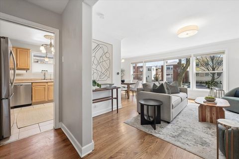 Tiny photo for 2710 W Berwyn Avenue, Chicago, IL 60625 (MLS # 12614680)