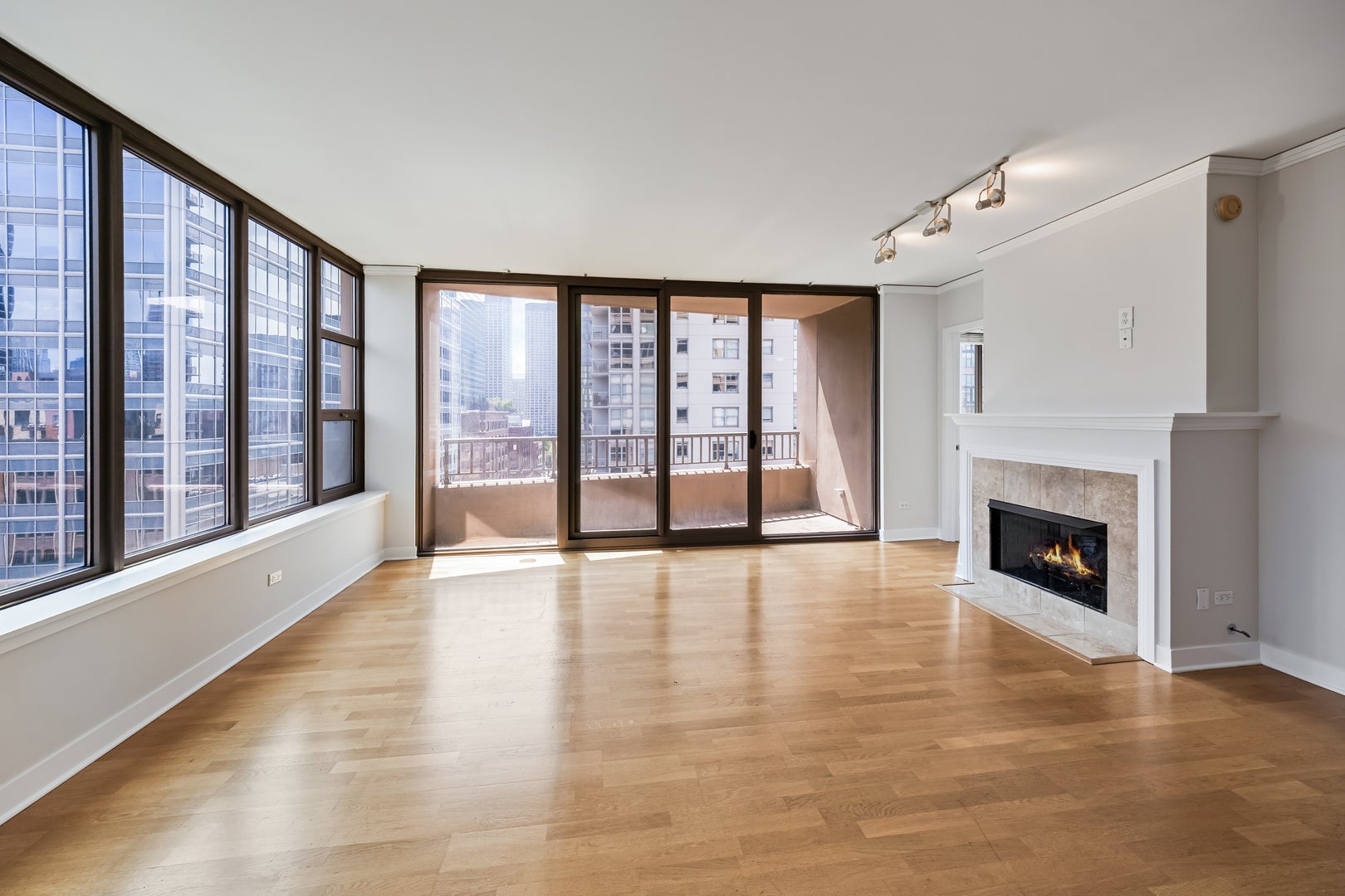200 N Jefferson Street 909