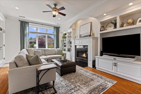 Tiny photo for 4927 N Damen Avenue #2F, Chicago, IL 60625 (MLS # 12725171)