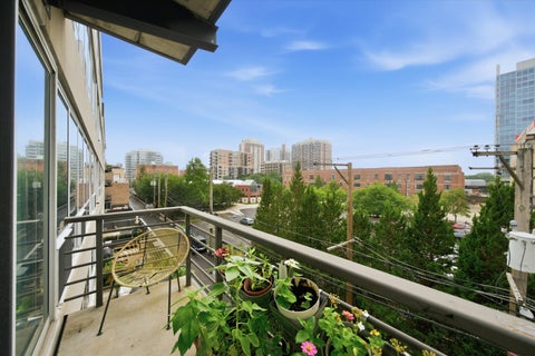 Tiny photo for 1430 S MICHIGAN Avenue #409, Chicago, IL 60605 (MLS # 12735673)
