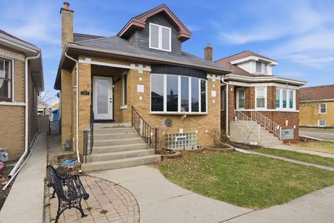 Tiny photo for 7825 W Cressett Drive, Elmwood Park, IL 60707 (MLS # 12599937)