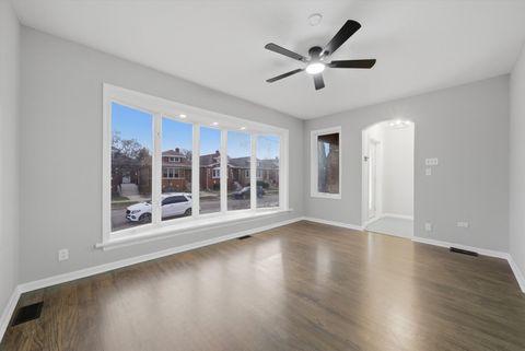 Tiny photo for 7825 W Cressett Drive, Elmwood Park, IL 60707 (MLS # 12599937)