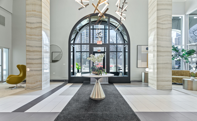 1250 N LaSalle Street 408